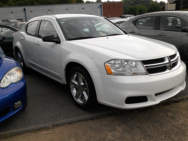 Dodge Avenger Base Sedan