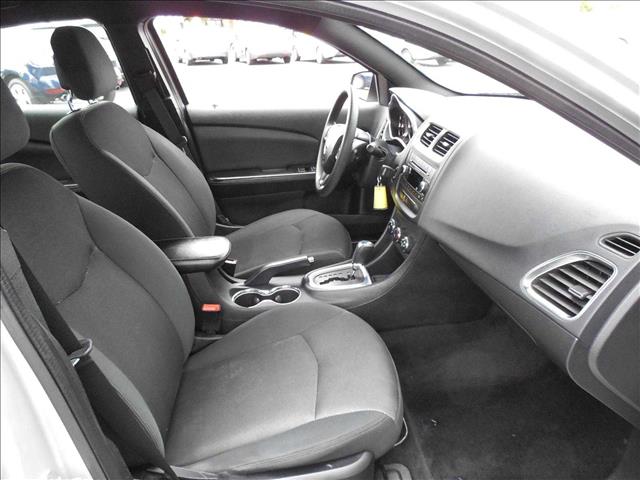 Dodge Avenger 2012 photo 4