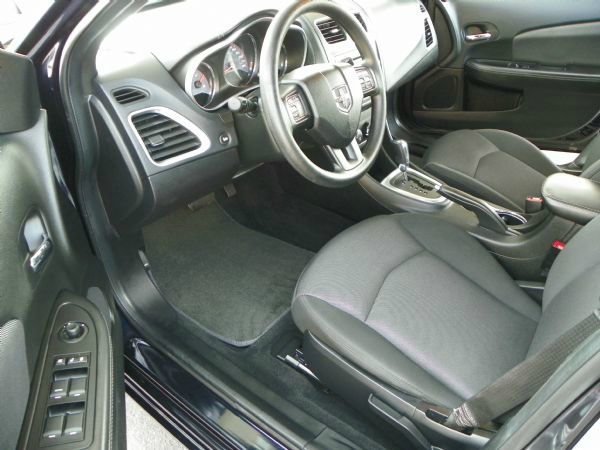 Dodge Avenger 2012 photo 3