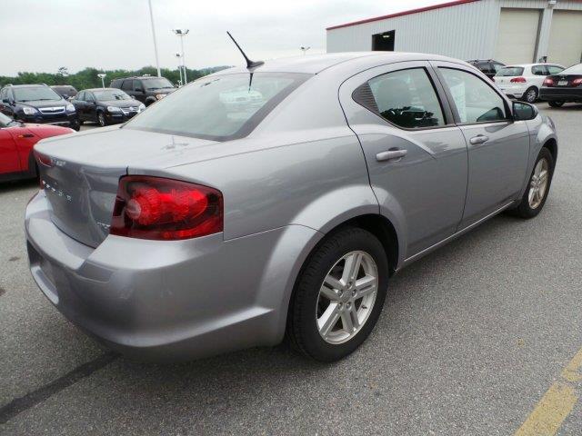 Dodge Avenger 2013 photo 1