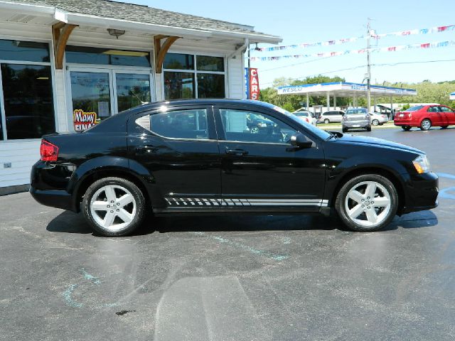 Dodge Avenger Base Sedan