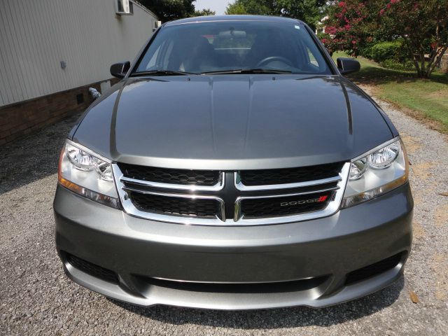 Dodge Avenger SE Sedan