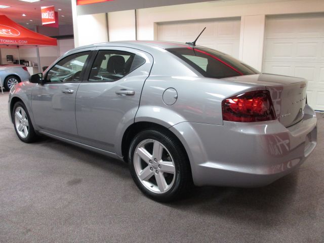 Dodge Avenger Base Sedan