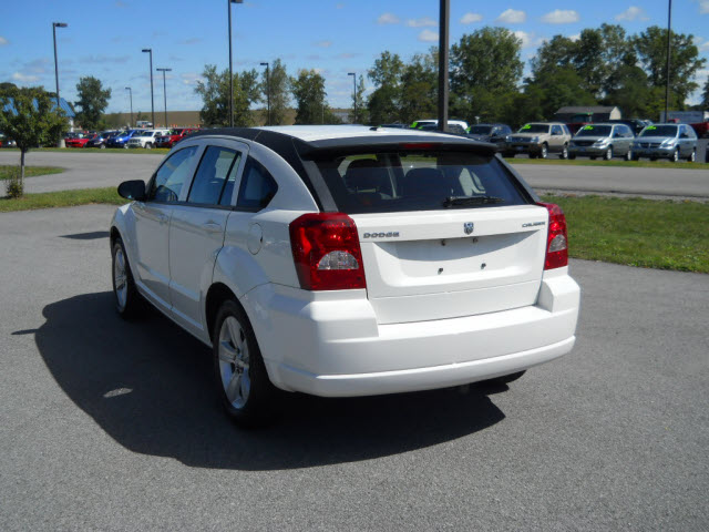 Dodge Caliber 2010 photo 2