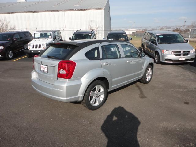 Dodge Caliber 2011 photo 2