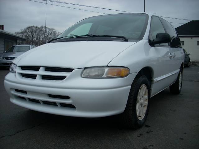 Dodge Caravan SE MiniVan