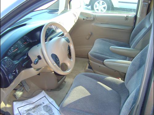 Dodge Caravan 1997 photo 2