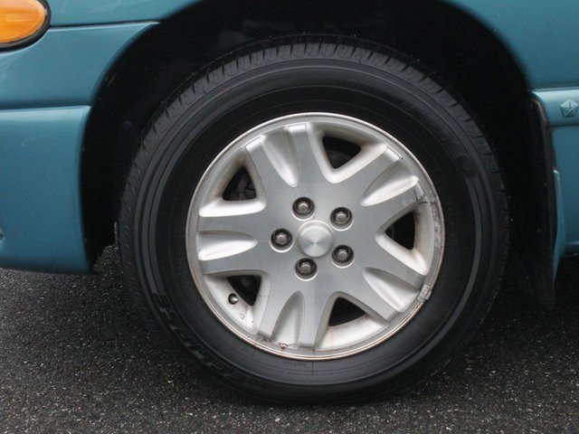 Dodge Caravan 1998 photo 2