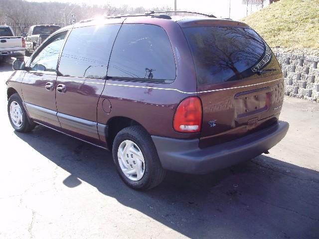 Dodge Caravan 1999 photo 2