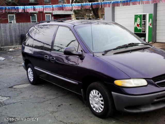 Dodge Caravan Base MiniVan