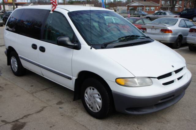 Dodge Caravan 1999 photo 1