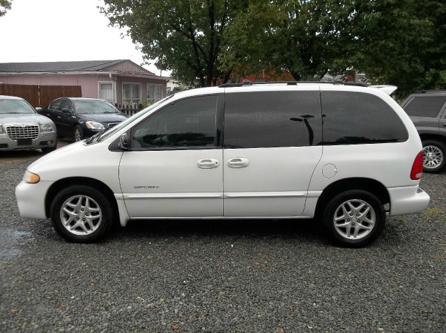 Dodge Caravan 2000 photo 2