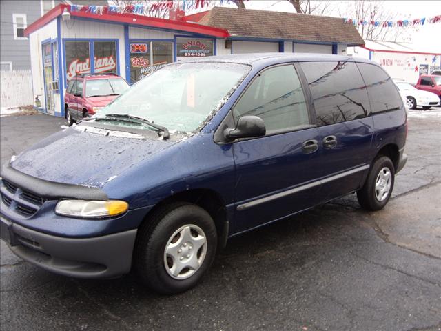 Dodge Caravan Base MiniVan