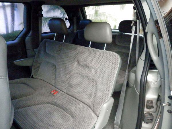 Dodge Caravan 2000 photo 2