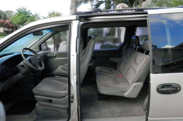 Dodge Caravan 2000 photo 5