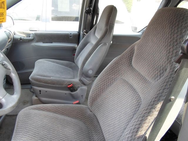 Dodge Caravan 2000 photo 1