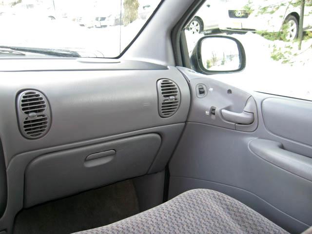 Dodge Caravan 2000 photo 1