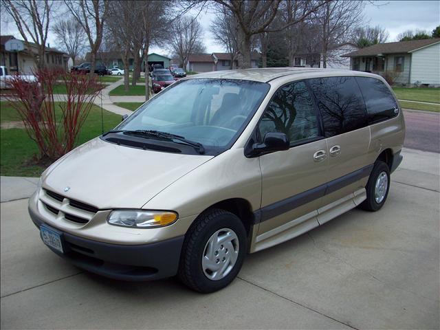 Dodge Caravan R/T Daytona Handicap-Accessible Vehicle