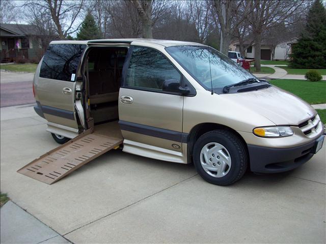 Dodge Caravan 2000 photo 1