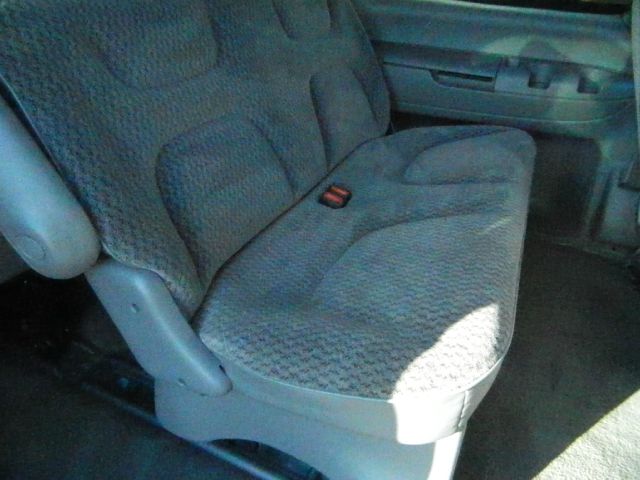 Dodge Caravan 2000 photo 2