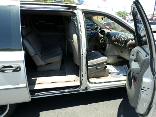 Dodge Caravan 2001 photo 15