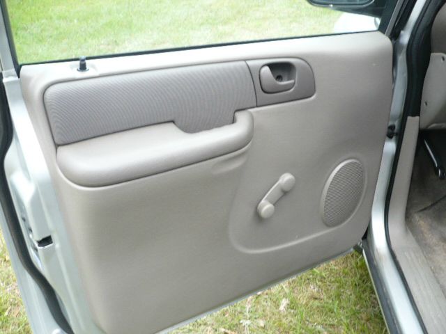 Dodge Caravan 2002 photo 24