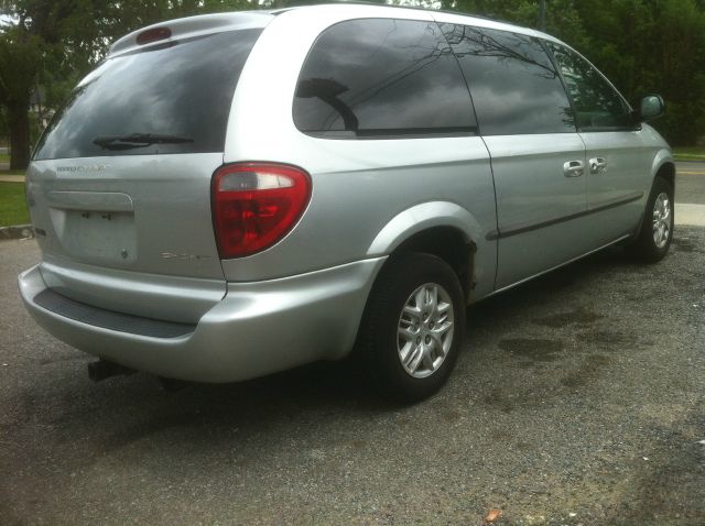 Dodge Caravan 2002 photo 2