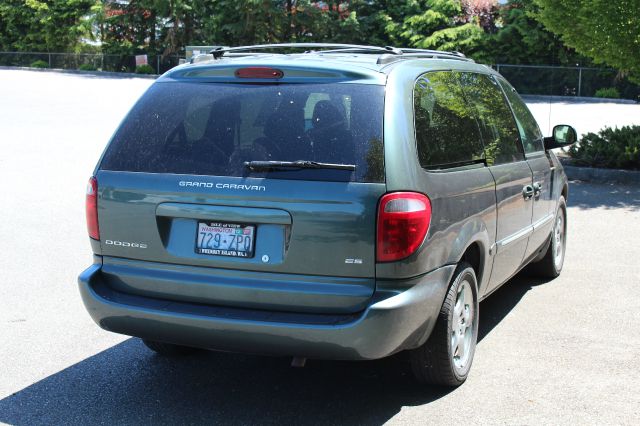 Dodge Caravan 2002 photo 2