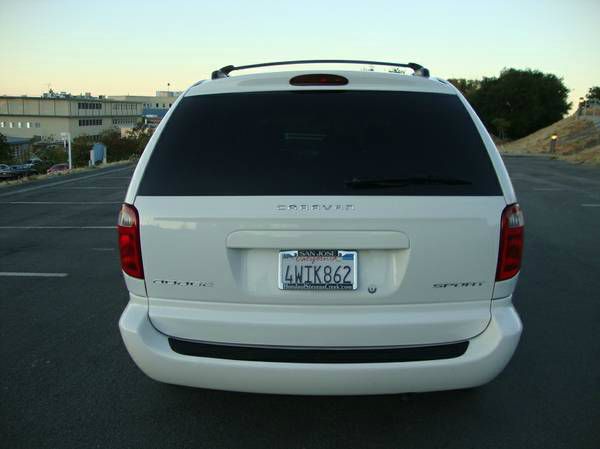 Dodge Caravan 2002 photo 1