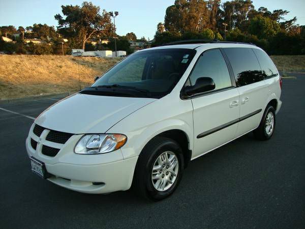 Dodge Caravan 2002 photo 2