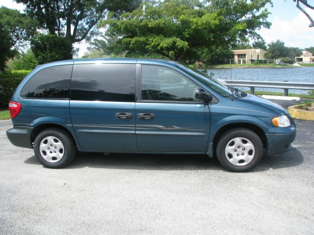 Dodge Caravan 2002 photo 2