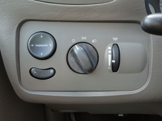 Dodge Caravan 2002 photo 27