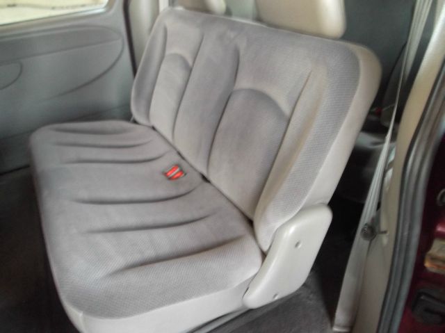 Dodge Caravan 2003 photo 2