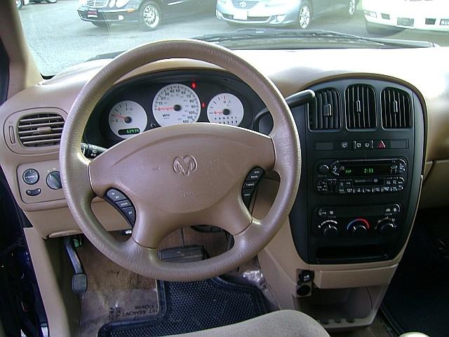 Dodge Caravan 2003 photo 3