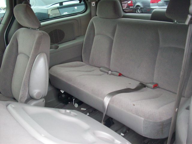 Dodge Caravan 2003 photo 3