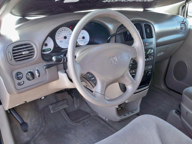 Dodge Caravan 2003 photo 3