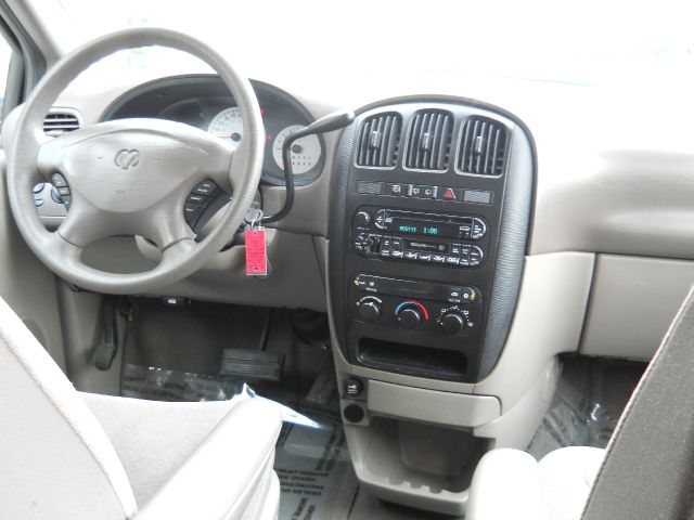 Dodge Caravan 2003 photo 3