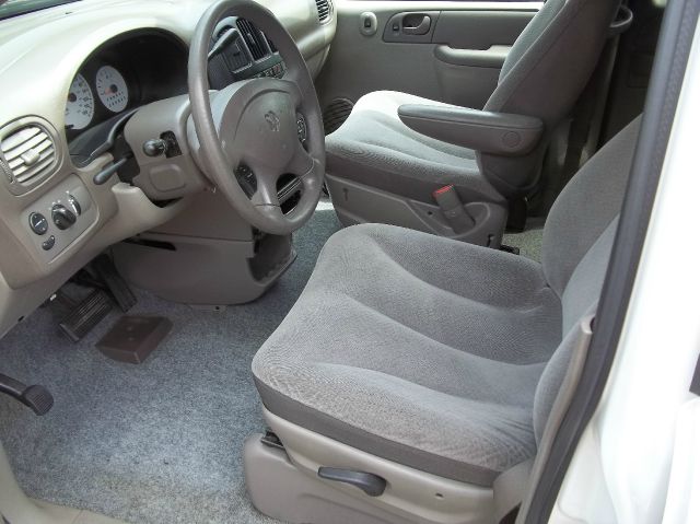 Dodge Caravan 2003 photo 3