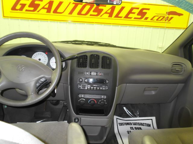 Dodge Caravan 2003 photo 17