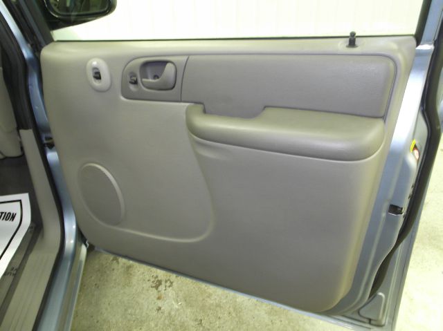 Dodge Caravan 2003 photo 19