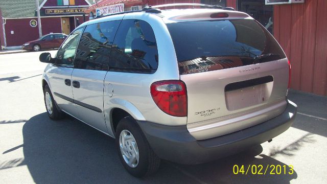 Dodge Caravan 2003 photo 3