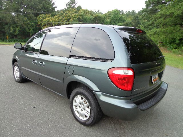 Dodge Caravan 2003 photo 3