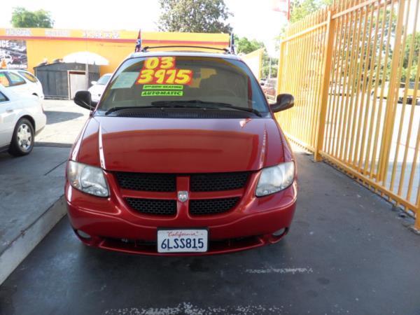 Dodge Caravan 2003 photo 2