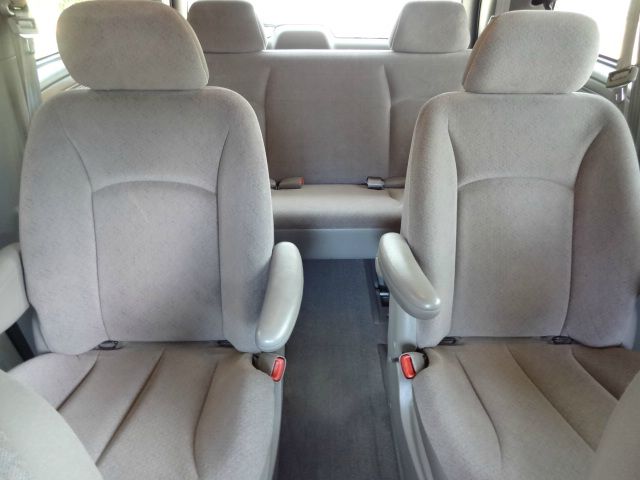 Dodge Caravan 2003 photo 2