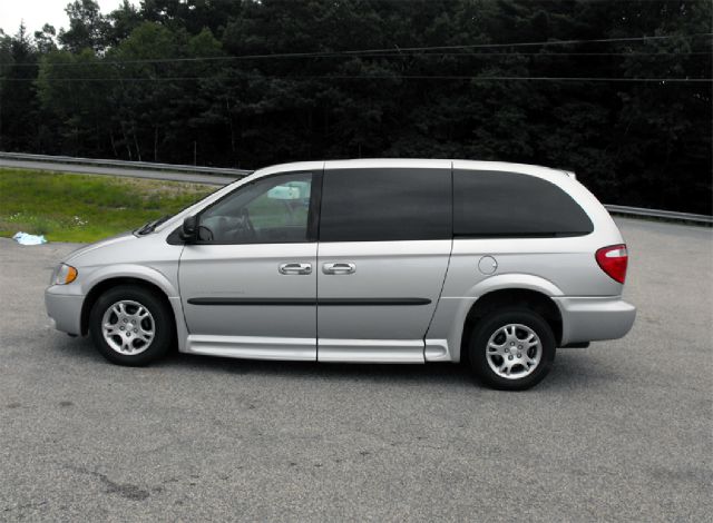 Dodge Caravan 2003 photo 3