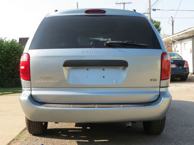 Dodge Caravan 2003 photo 2