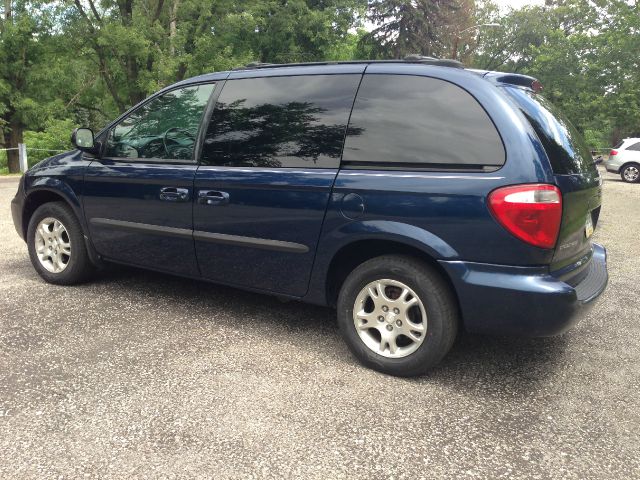 Dodge Caravan 2003 photo 2