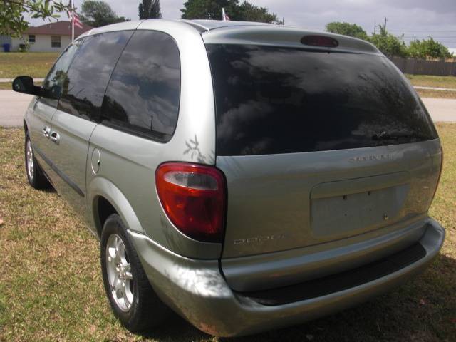 Dodge Caravan 2004 photo 2