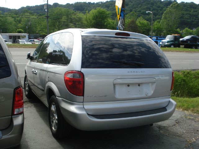 Dodge Caravan 2004 photo 2