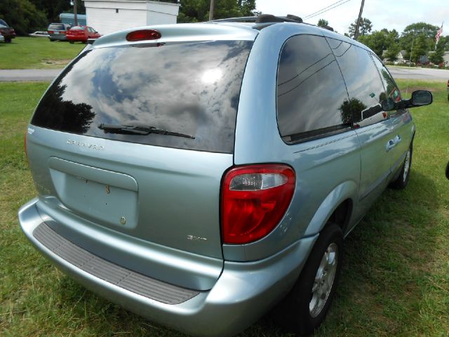 Dodge Caravan 2004 photo 2